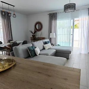 https://villa-magnolia.in-canary-islands.com