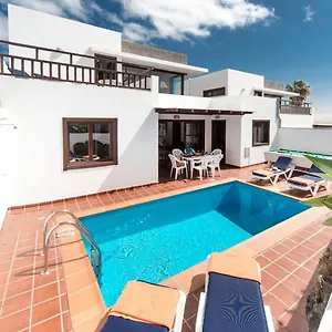 https://julianne-carmen-3.in-canary-islands.com